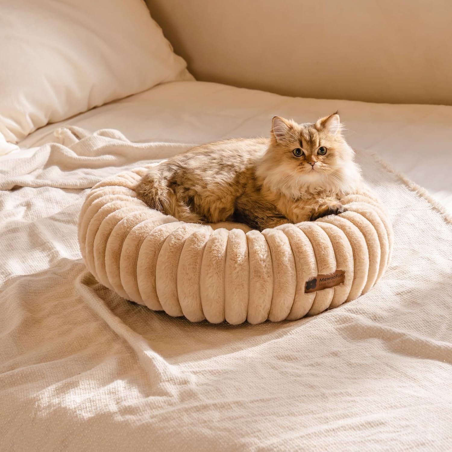 MEWOOFUN Donut Cat Bed